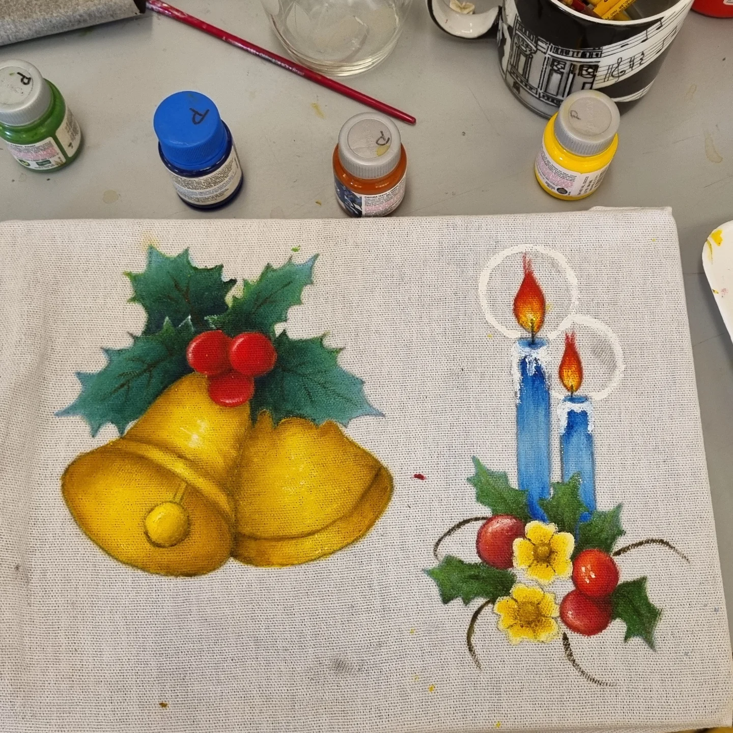 Estudo de pintura em tecido com tema natalino